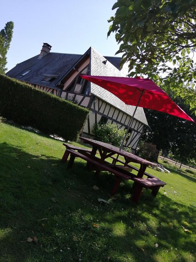 Le Studio Du Pressoir Gisay Exterior foto